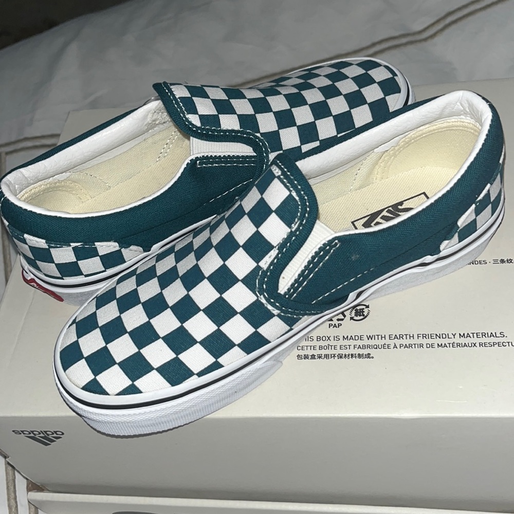 kids checkerboard skip on vans